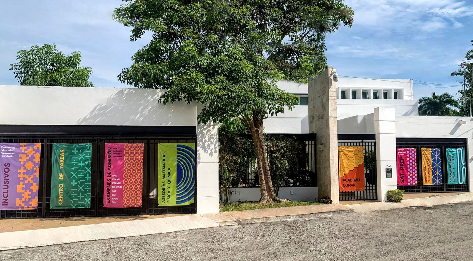 academia conari desde afuera 